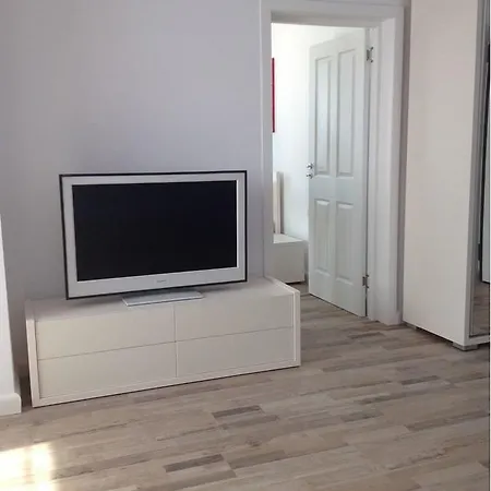 Apartament Matei Summerland * ナボダリ